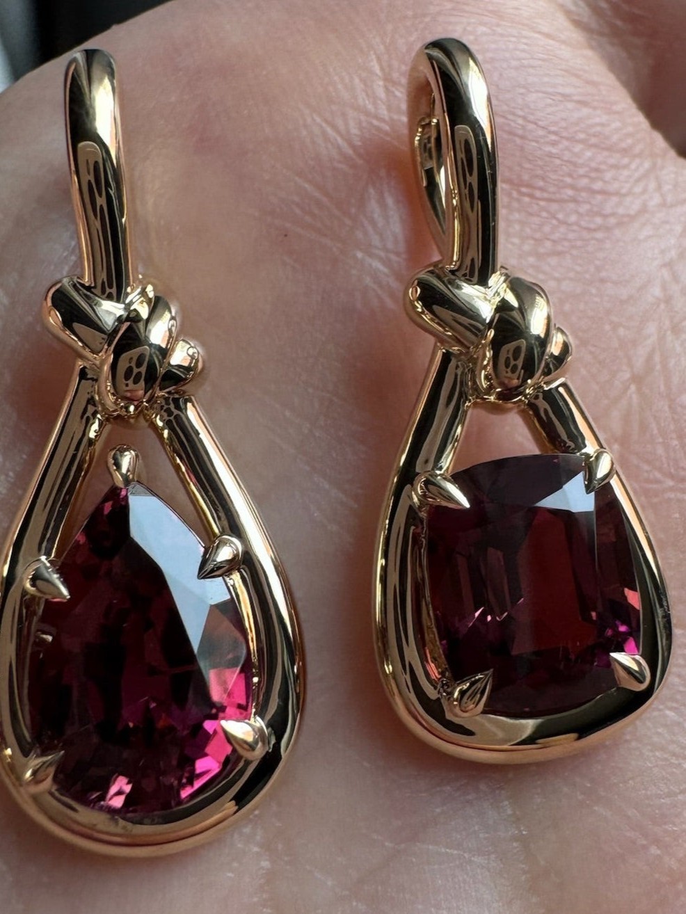 Rose Tourmaline Boa Vivid Charm (2.68ct)